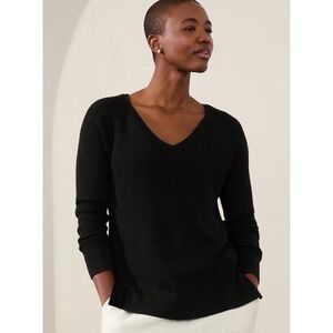Athleta Black V-Neck Sweater Size Small